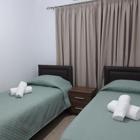 Costas Two-Bedroom Ground Floor Apartment Paphos Eksteriør billede